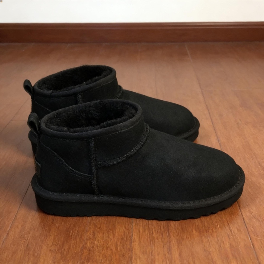 Ugg Womens Mini Snow Boots Black - Picture 2 of 4